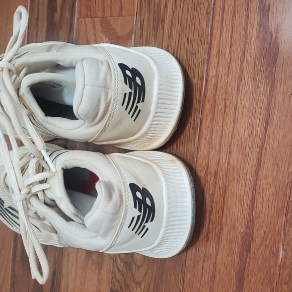 New balance turf cleats 6.5 Womens - Picture 4 of 6